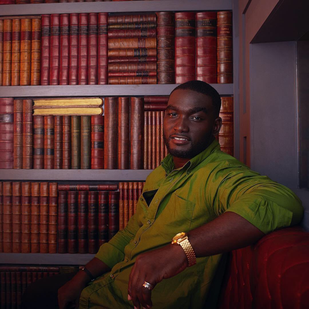 Bra_Perucci's tweet image. This is #franklingyanjr the creative brains behind @IamKingPromise’s #AsPromised Afrocentric album cover. He’s a product of #KNUST &amp;amp; @KwabotweOnline.  #braperucci