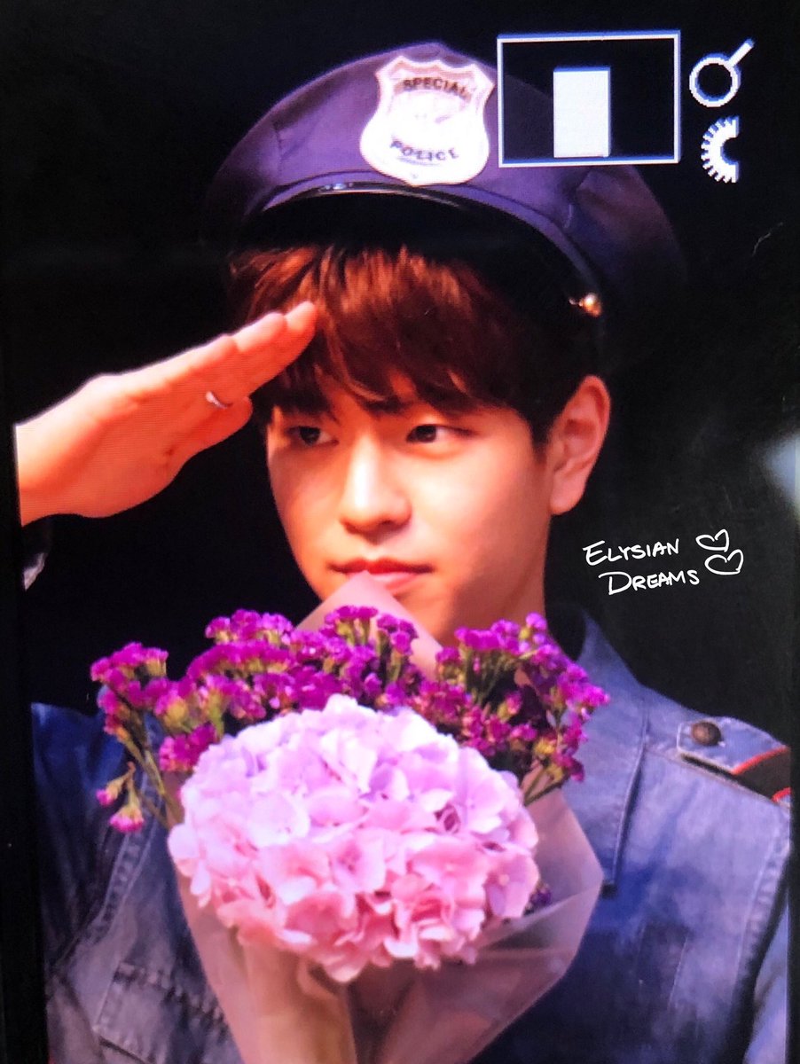 SeungminBRA's tweet photo. #PREVIEW | 05.07.19

Seungmin durante o fansign em Yongsan.

cr. elysian dreams 

#SEUNGMIN #승민 #StrayKids #스트레이키즈 @Stray_Kids https://t.co/0VH16rpaFR