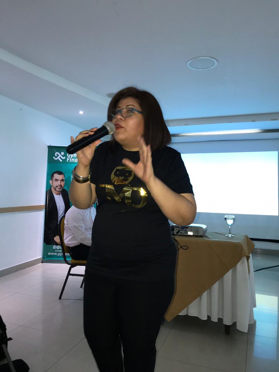 ROBERMARTINEZMU's tweet photo. @PlaneaVpar inicia un nuevo taller de #MarketingDigital en las instalaciones del Hotel Vajamar... más de 70 personas aprendiendo y reflexionando sobre economía creativa. https://t.co/AYIUzYaLXK