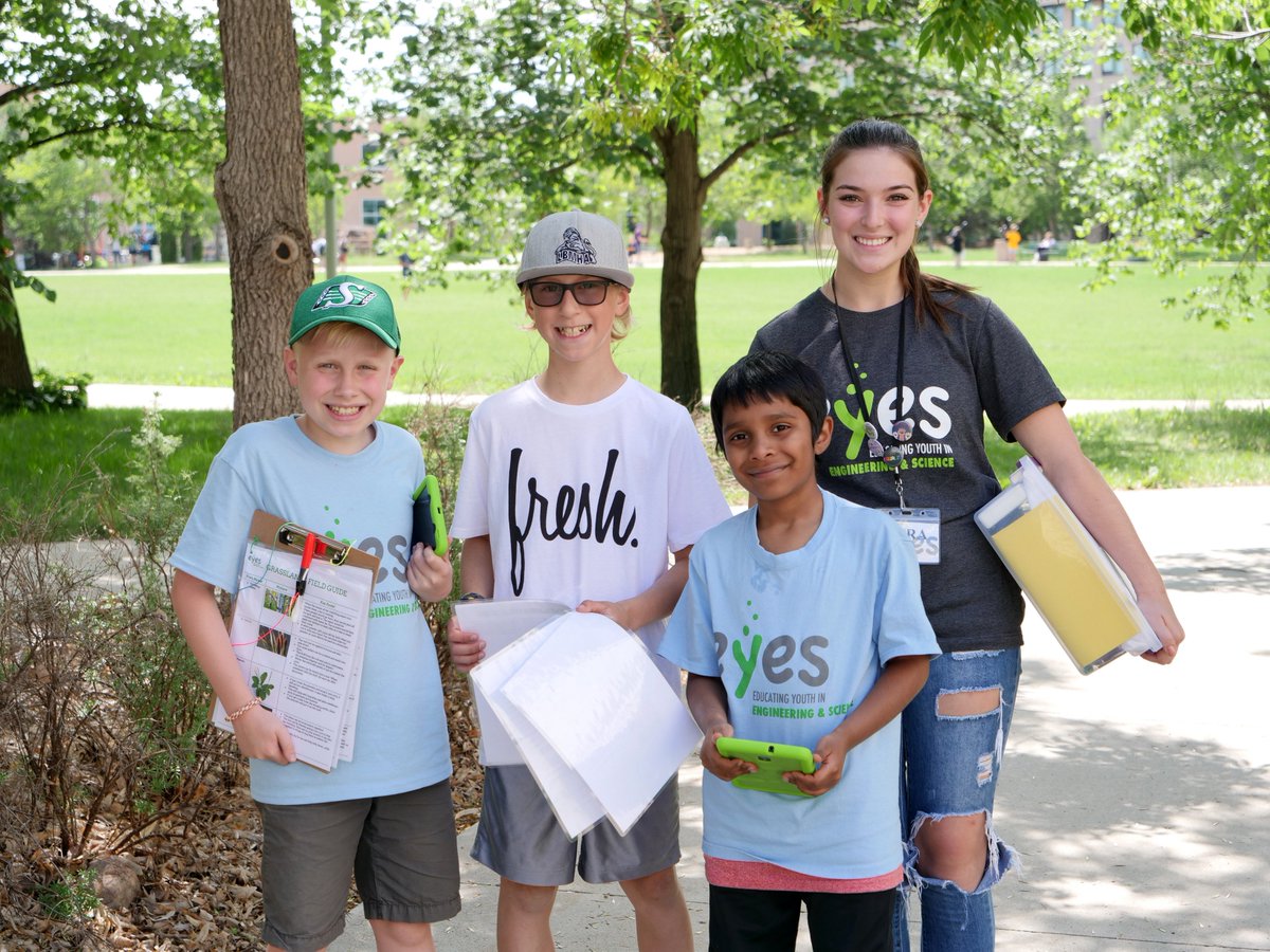 UofRegina's tweet photo. So much going on at the #UofRegina this summer!

@EYESYouth Camp sees hundreds of grade 2-9 students on campus as they learn all about science, engineering &amp; technology. Yesterday featured exciting outdoor activities, stupendous laser beam science, and fun frog dissections! #STEM https://t.co/GK6N2wQv1M