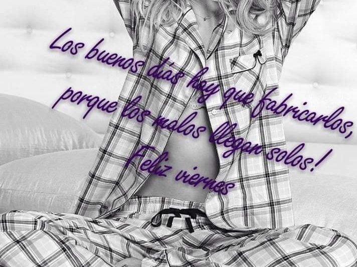 GemiiNB's tweet photo. #BuenasTardes 🌏 🌏 💕 💕 🤗 🤗
“No te rindas ahora. Lo más probable es que tu mejor beso, tu mayor carcajada y tu gran día todavía estén por llegar.”
Feliz día amores 💕🤗
#FelizViernes #FelizViernesATodos #hakunamatata #MilSonrisas 🤗 🤗 🤗 #MuchoLove 💕 💕 💕 https://t.co/3bTS7oaxRZ