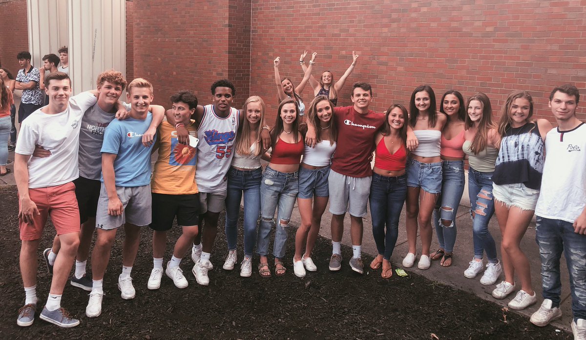 FeltBridget's tweet photo. Happy birthday @anthonyclayton0 I hope you have the best day 💕💕 https://t.co/jjGtIRgjN9