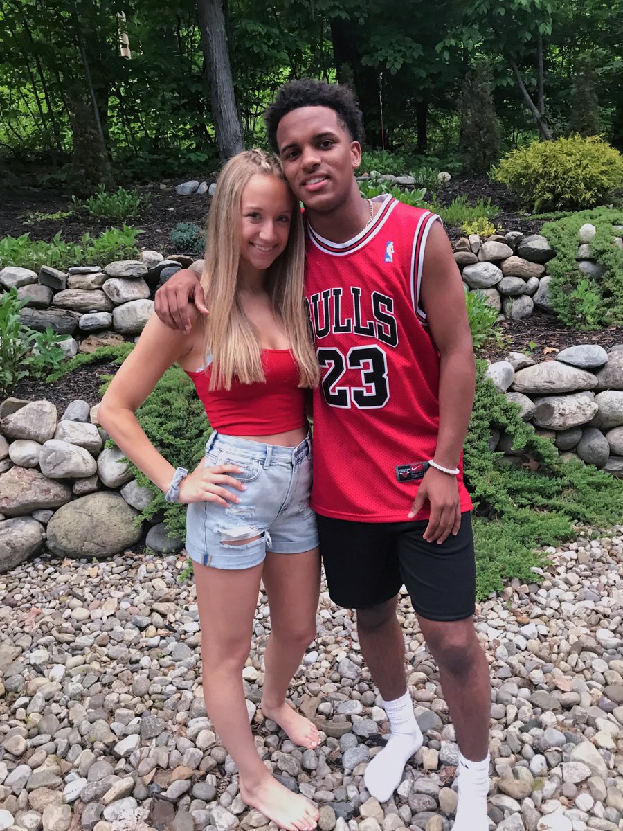 FeltBridget's tweet photo. Happy birthday @anthonyclayton0 I hope you have the best day 💕💕 https://t.co/jjGtIRgjN9
