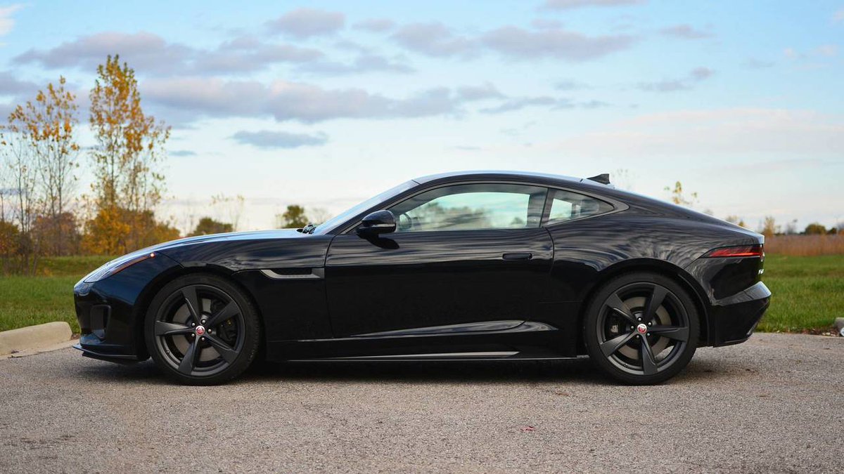 KATWOMANKAT's tweet photo. And How many of you lot at #BBCBreakfast
Have a #JaguarLandRover car? none i bet
Ive got a #RangeRoverSport & #JagFType
come on answer or you all too #Scared
@BBCNaga @sallynugent @carolkirkwood @StephBreakfast @mrdanwalker
you should #BuyBritish https://t.co/wkkgdAYXQu