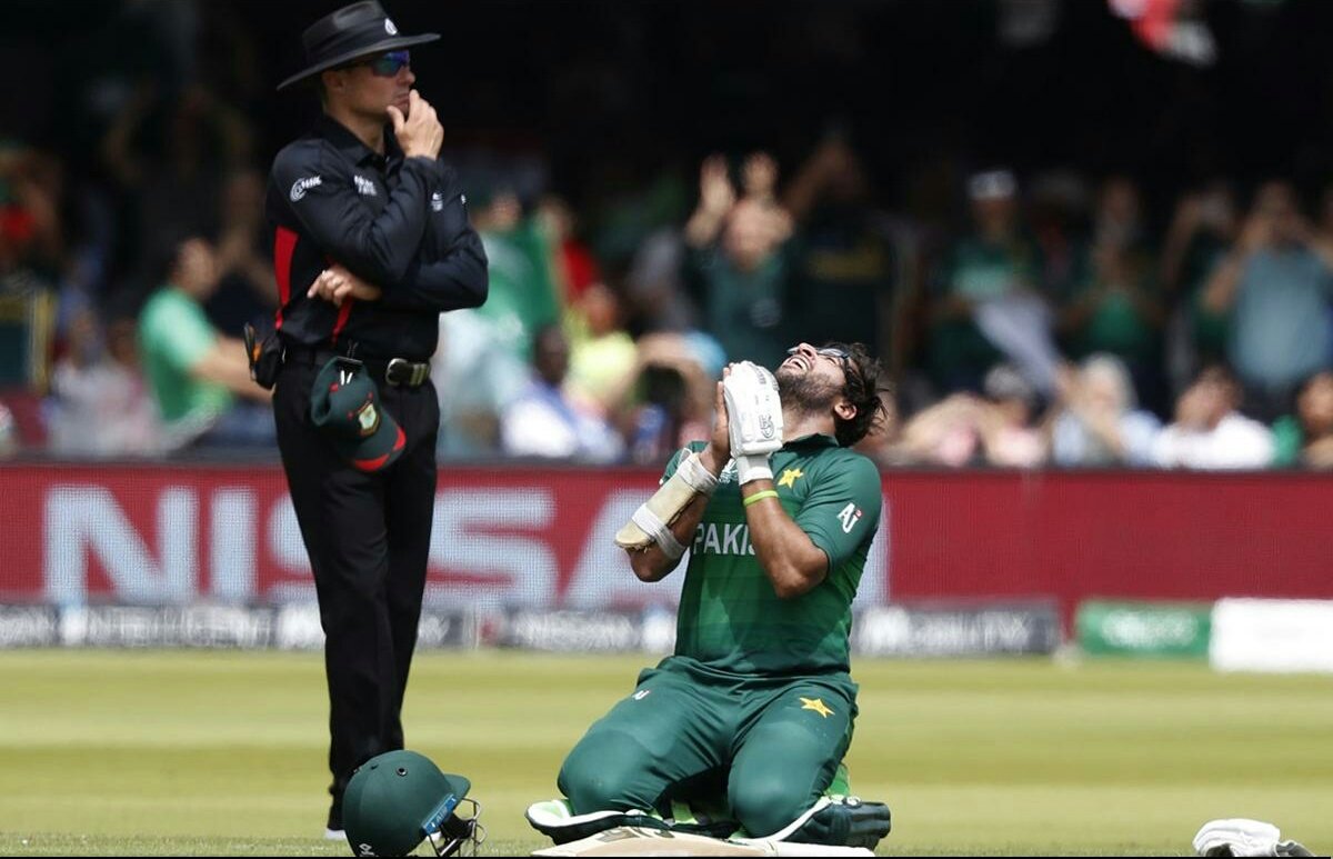 Bint_e_Pak's tweet image. Jis din hamary #CheapSelector ki Chief Selector ki nokri jaye gi na us din main bohat khushyan manaun gi!Matlab had hy rishtedariyan nibhayi ja rahi hain mulk jae bhaar me?!Shame on u!
@ImranKhanPTI please renovate the entire cricket structure!🙏 @ImamUlHaq12 #Selected #PARCHI 😭