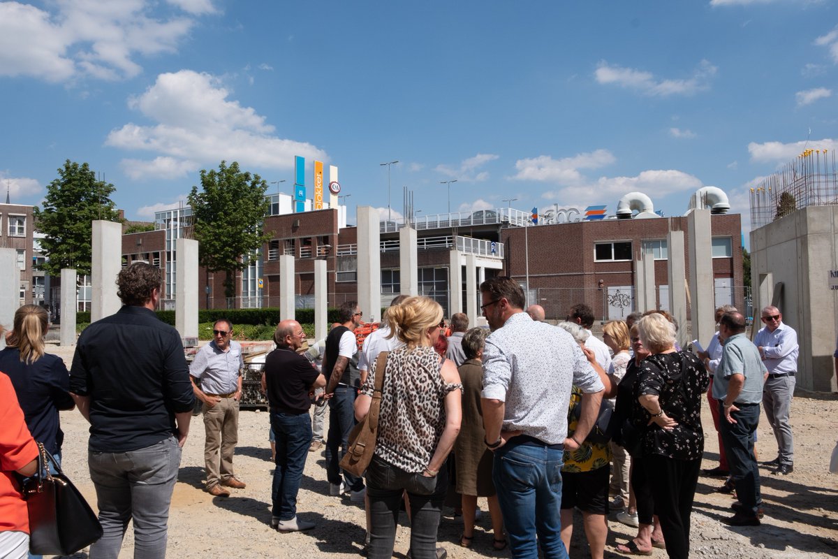 Vandaag waren onze kopers te gast bij het eerste bouwcafé van Laudy. Ze werden uitgenodigd om een kijkje te nemen bij de aanbouw van de appartementen bij De Wieer in Sittard!