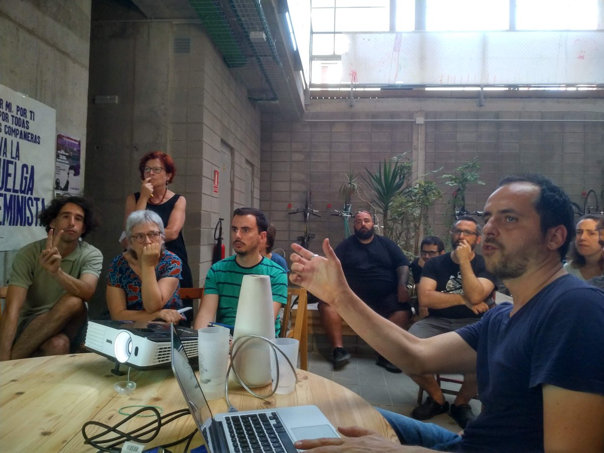 BordaCoop's tweet image. El passat dilluns vam gaudir de la formació sobre consums energètics dels habitatges impartida per l'Angelo Zinni d'Arkenova SCCL (@arkenova_sccl) . Molt útil per controlar els consums de les nostres llars 😍