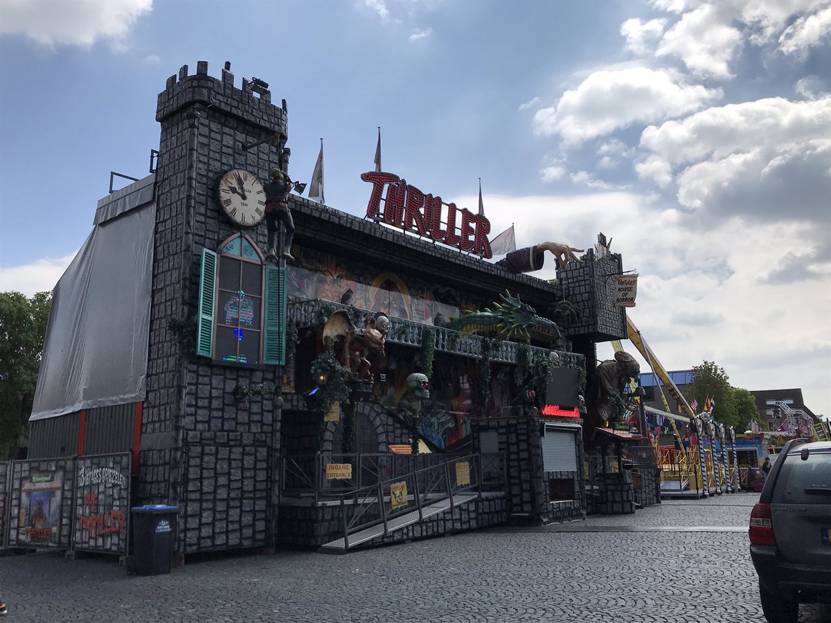 Kermis Best vanmiddag klaar voor de  start. En inmiddels ‘los’. Veel plezier als je gaat.