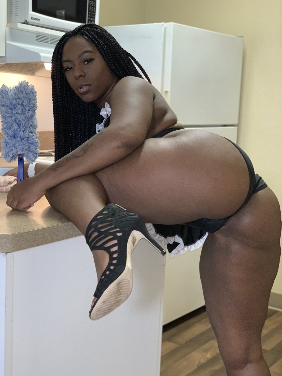 LargeWomenXXX's tweet photo. @RealRKofficial @ambitious_booty please shoot some scenes with this big booty beauty https://t.co/OMu8rXOfoq