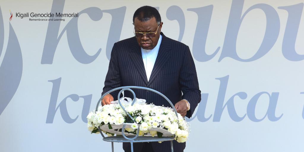 President of the Republic of Namibia, H.E. @hagegeingob paid tribute to victims of the Genocide against the Tutsi, on his visit to @Kigali_Memorial today. #Kwibuka25