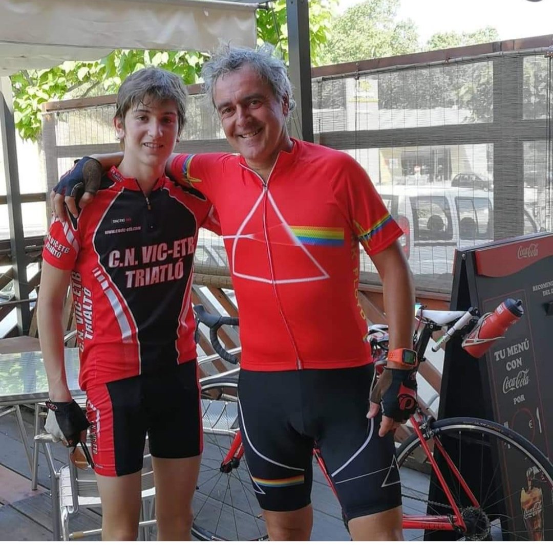 Sortida Pink Floydiana amb el nebot mes benparit del món <a href="/gericrivi/">Gerard</a> Mansa, Collsesplanes, St Hilari, Arbucies, Ravell.. Ens hem begut un oceà d aigües i aquarius. <a href="/pinkfloyd/">Pink Floyd</a> style!!