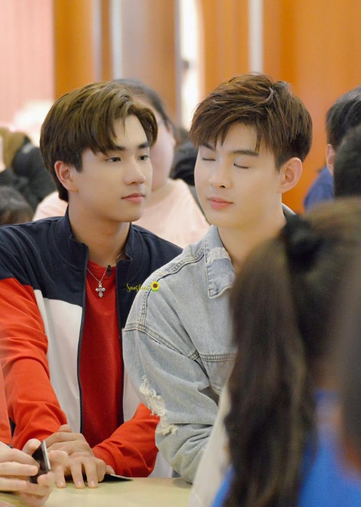 lucksaintperth's tweet photo. @2Ep97hS2HP2yW21 @lovesai69958485 @lucky13782629 @hL4WC5s1zqMcNMW @perthppe @Saint_sup 见或不见，并不重要，重要的是想念有多深。
Seeing or not seeing！it doesn't matter, what matters is how deep you miss.♛❤pls  perthsaint
PS白嫖总舵
PerthSaint Forever🖤❤️
cr：Logo-PerthSaintChinese
#datenight 
#PerthSaintSation 
#TriGon https://t.co/vfGxtBZpyn