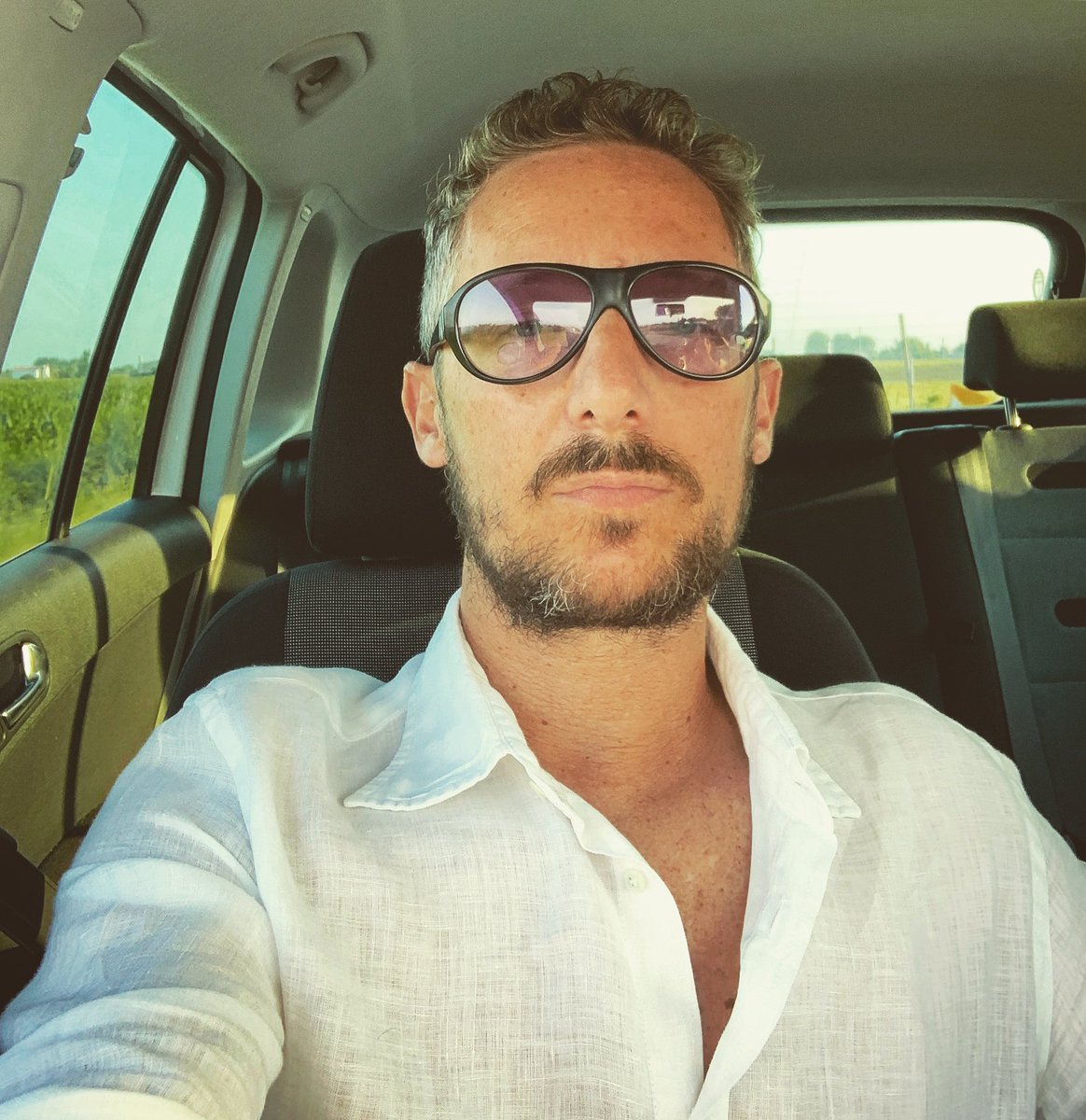 aberton220374's tweet photo. On the road #ontheroad #me #selfie #selfies #SummerVibes #outfitoftheday #manstyle #style #italian #ciaone https://t.co/88FXNLWACm