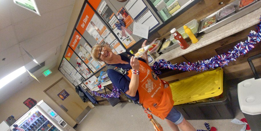 Shoutout to Jeff for BBQing all day and celebrating the 4th with us. Those burgers were delish!