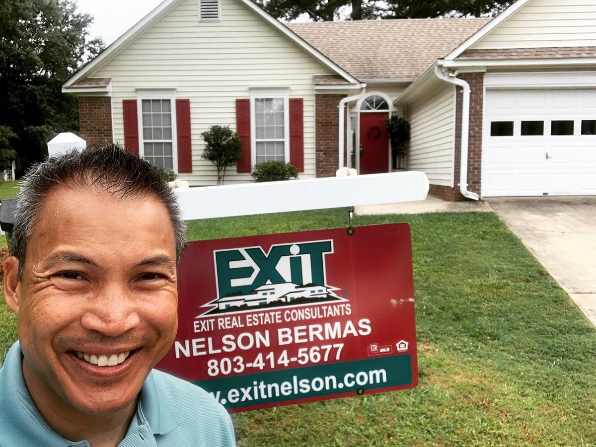 nbermas1's tweet photo. New Listing in #LexingtonSC Whiteford Neighborhood! Real Estate Market still 💪🏼!! #EXITrealty #NelsonREALTOR https://t.co/LRVPg83sbb