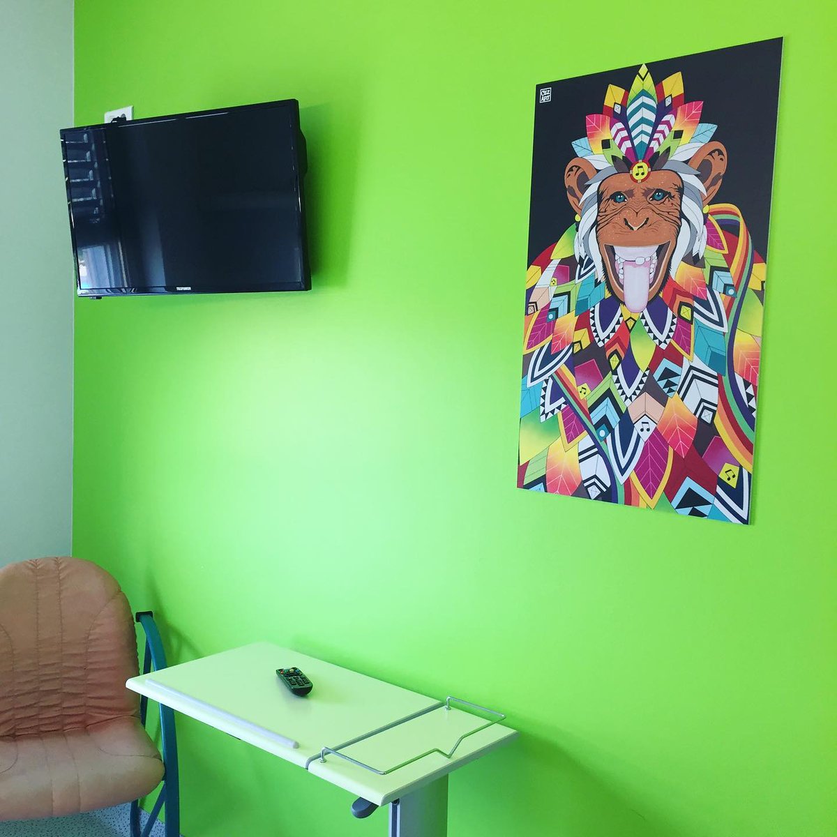 FondsdactionCHU's tweet photo. Un grand merci à CÉZ ART et toute sa créativité ainsi que l'association Kids en Bulles qui a financé ce projet d’art thérapeutique. Une généreuse action qui permet d'embellir les chambres et le service de pédiatrie oncologique du @CHUdeReims https://t.co/JPD0hN9HKC