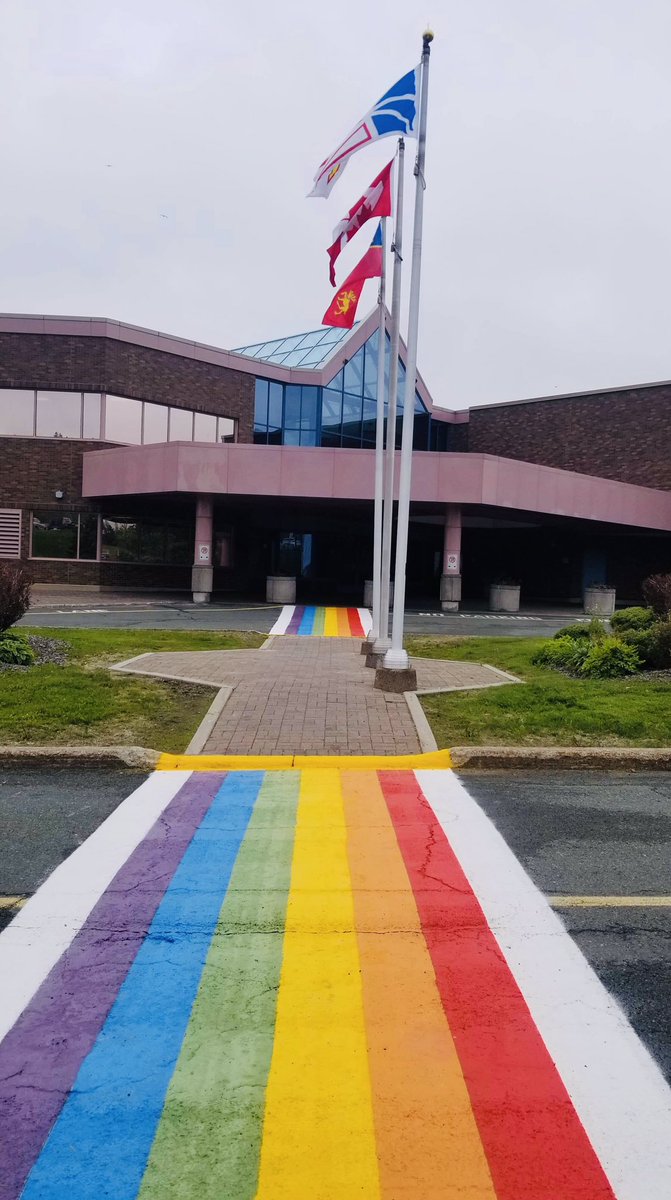 RCMPNL's tweet image. RCMP Headquarters looks different this morning! Our #rainbowcrosswalks definitely add a pop of color but most importantly, they reflect the RCMP’s commitment to diversity &amp;amp; inclusion in our workplaces &amp;amp; the communities we serve. #yytpride #prideandprogress