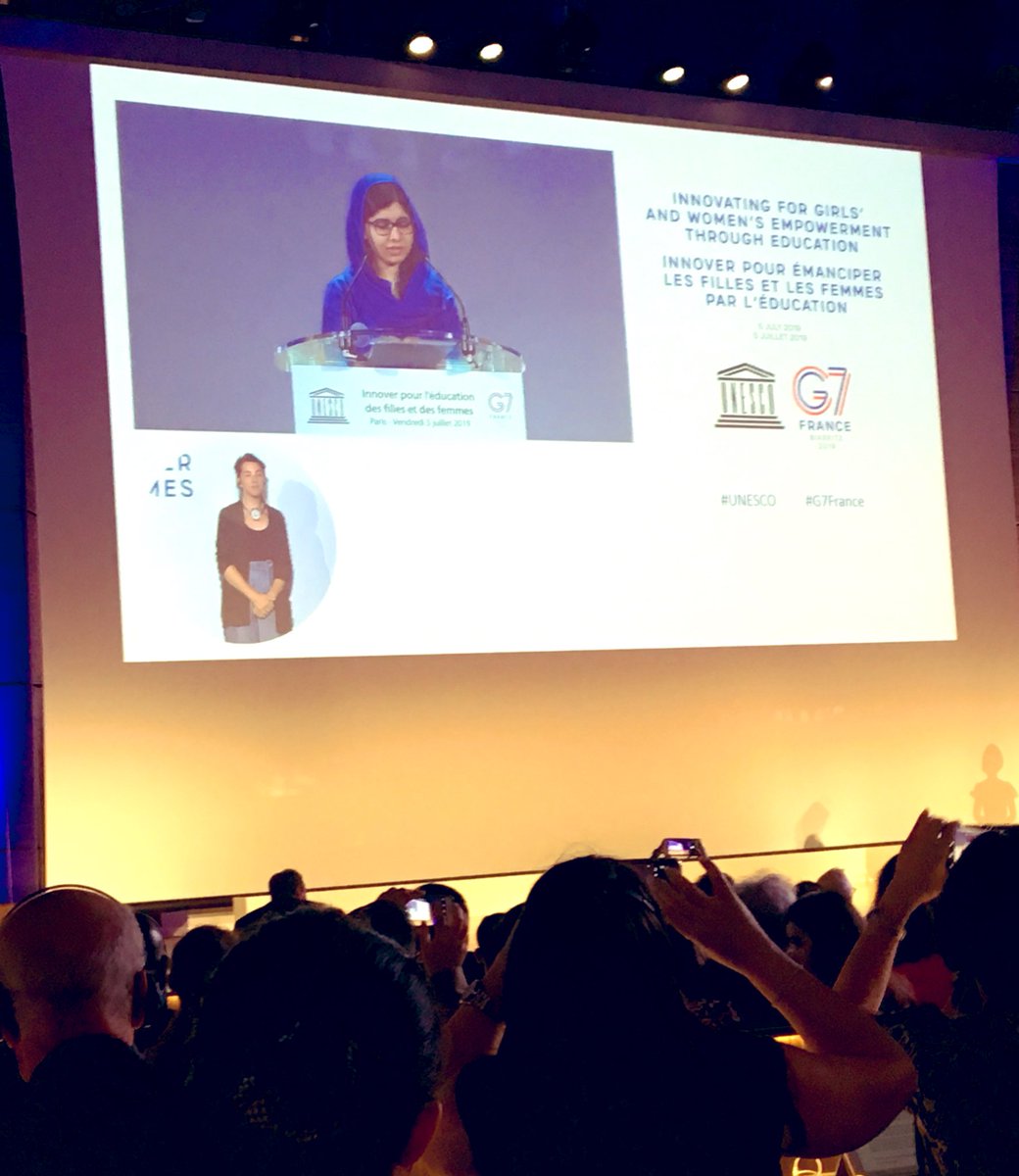 digital_ladies's tweet photo. #DLAindaplace #G7Education
Our #DigitalLady is listening carefully to her #RoleModel @Malala 🙏🏻💙
«leaders must commit education funds so that every girl in every corner of the world can complete 12 years of quality education»
@G7fr @Y7France #MoreWomenInTech #LivreBlancDLA 🚀 https://t.co/6agmGK4guh