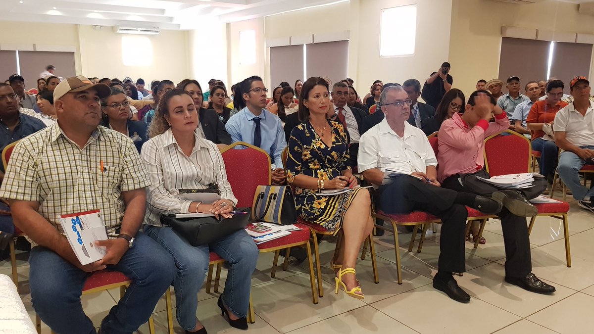 Bajo el lema "Gestión local, social y transparente", la Contraloría realizó la jornada de capacitación para autoridades electas de Los Santos.

"Para el éxito de la descentralización y su administración, se requiere eficiencia y transparencia", destacó el contralor <a href="/freddyhumbert/">freddyhumbert</a>