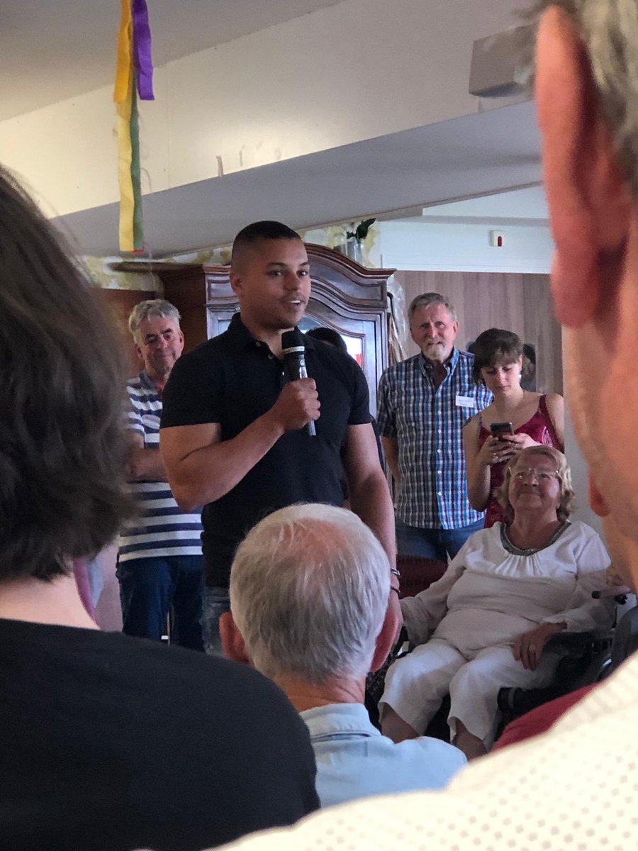 amsterdampride's tweet photo. Met een goed gevoel kijken we terug op een mooie bijeenkomst van #seniorpride & #youthpride in woonzorgcentrum de #Rietvinck in #amsterdam. Daar werden de ouderen door de jongeren in de watten gelegd Pride Ambassadeurs #justinhermsen #jeffreywammes #victoriafalse waren erbij... https://t.co/gXWIVpoI8J