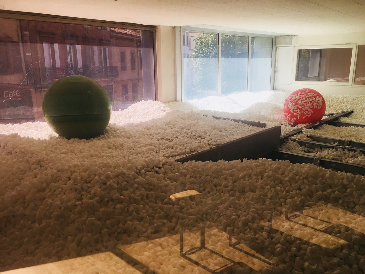 relief_eco's tweet photo. Merci à toutes et tous de votre venue hier soir, braver le chaud, nous soutenir, sourire et pré inaugurer avec nous "le 7 1/2" : nos nouveaux locaux toulousain, place Bachelier. 
On vous aime! https://t.co/6ZTFg7vyNg
