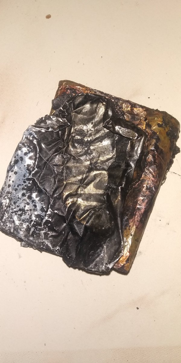 therobinhoodz's tweet photo. What is this? @RedmiIndia
Automatically Burn MI battery also my fingers , Redmi Note 4 . Luckily no major accident. Dangerous mobile. #Redmi #RedmiNote4 #MiMobile https://t.co/ut6UNjZqkg