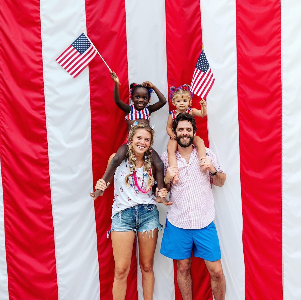 laur_akins's tweet photo. Happy Birthday America 💙🇺🇸🎈 Thankful for you and SO thankful for the people who keep you safe 😘 @ThomasRhett https://t.co/mzUboUyVBx