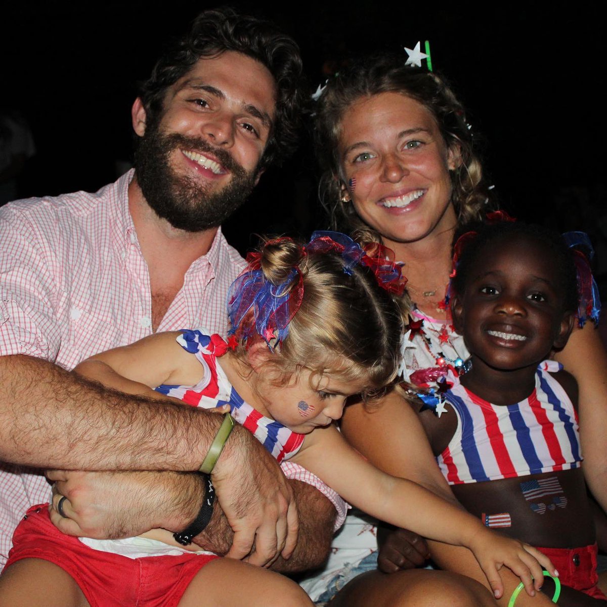 laur_akins's tweet photo. Happy Birthday America 💙🇺🇸🎈 Thankful for you and SO thankful for the people who keep you safe 😘 @ThomasRhett https://t.co/mzUboUyVBx