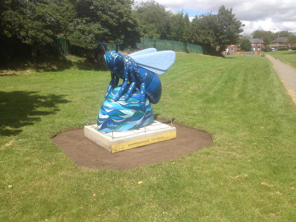 FOPlanthillpark's tweet photo. The work continues. Luna Bee Blackley is Back! 
flower beds inplace ready to be planted, still more work to do around the bee including a flower bed and path also 220 plants to plant before wednesday :)  #inbloom #beeinthecity https://t.co/ZkF6crhaPg
