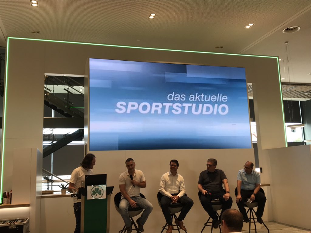ULSolutionsSIS's tweet photo. Passend zum Ort halten wir den Vorstandsbericht heute als aktuelles Sportstudio ab. Fulminante Location heute: Sportpark Ronhof Thomas Sommer. ⚽️ #mpsommerworkshop https://t.co/51HMgUjyCr
