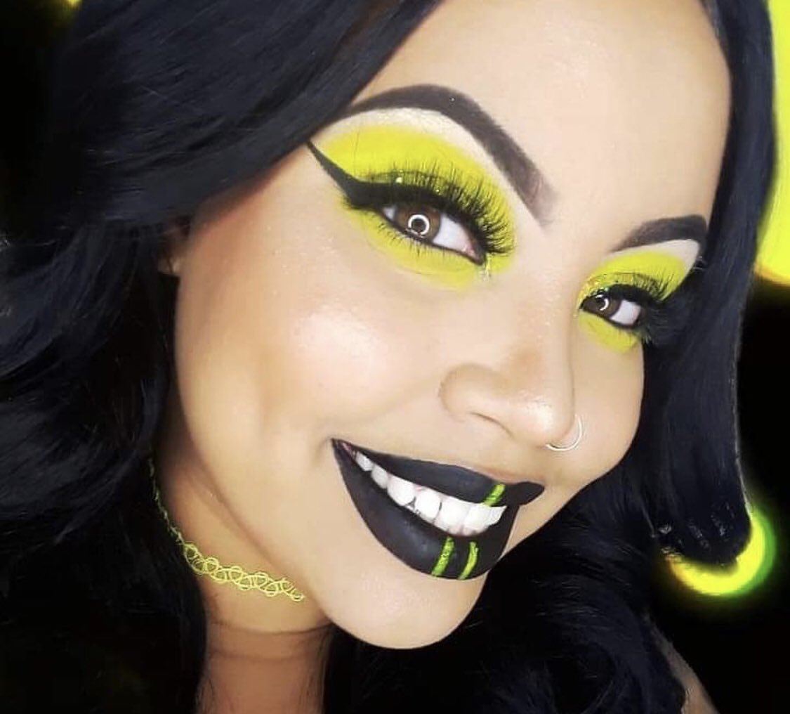 jessylashes's tweet photo. Our babe @_goddesskitty rocking lashes “SHEA” 😍😍🔥 Free U.S Shipping on orders $20+
Shop our Hologlam Collection 💛
Lightweight | Comfortable | Reusable 25x

Shop Now! 🛍🛒 https://t.co/XYGAb5wFFl https://t.co/r3eq5VhRjX