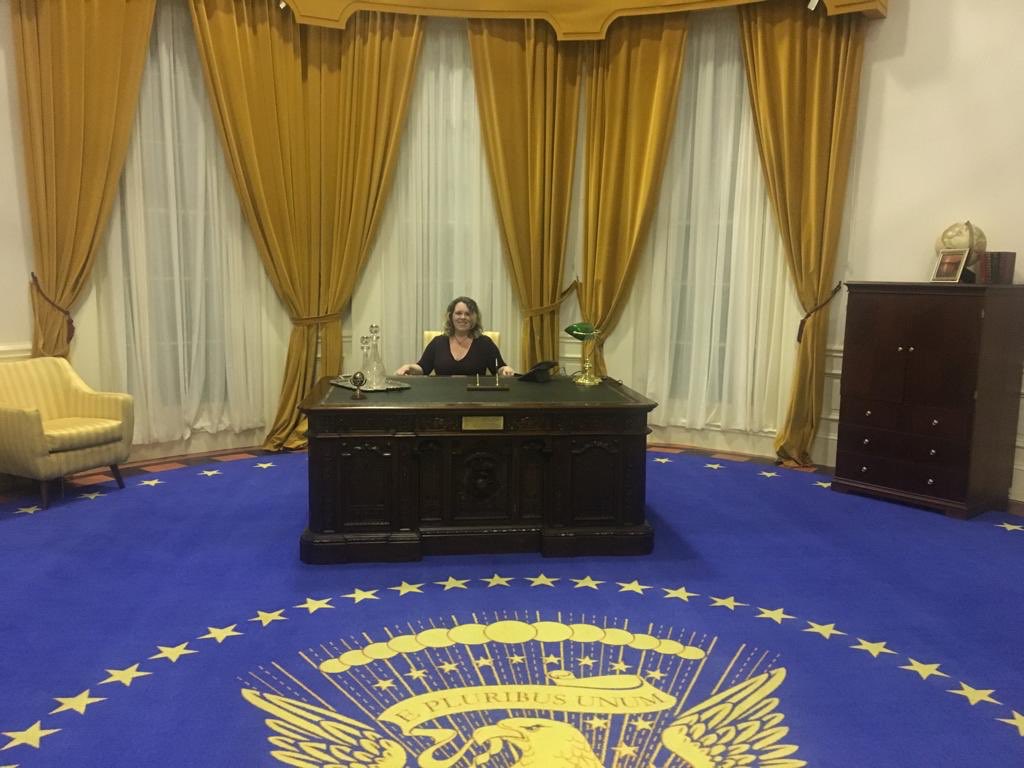 super_hannz's tweet image. Don’t worry America, your first British Mdme President is here to sort it all out 👍 #ImWithMe