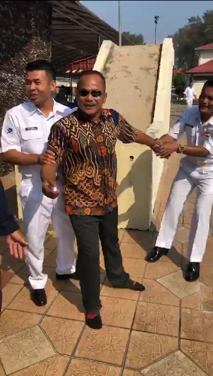 Markas Selam dan Peperangan Periuk Api tweet media