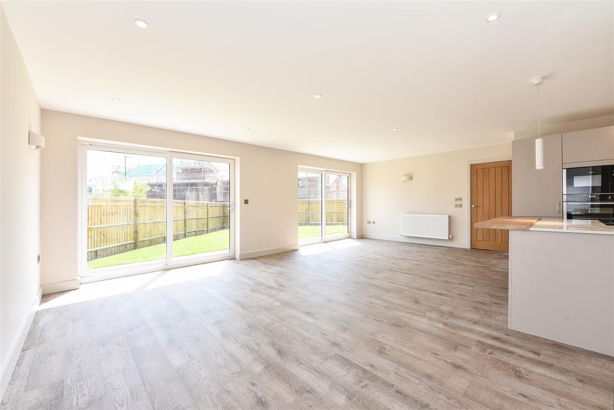 #Property #ForSale - A beautifully designed "bespoke" brand new detached chalet style property, set in a great location in the #village of #Boxgrove. Constructed by the renowned developers, #ProwestHomes, there is great attention to detail. simswilliams.co.uk/property/resid…