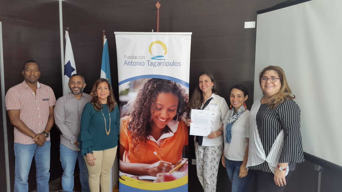 Firma de Convenio - Alianza Estratégica con la Fundación Antonio Tagarópulos, actores desde 2015 en temas de Cultura, Deporte y Educación a nivel de nuestra provincia
#cecomco #procolon #colon #elcolonquequeremos #yosoycolon #yosoyc3