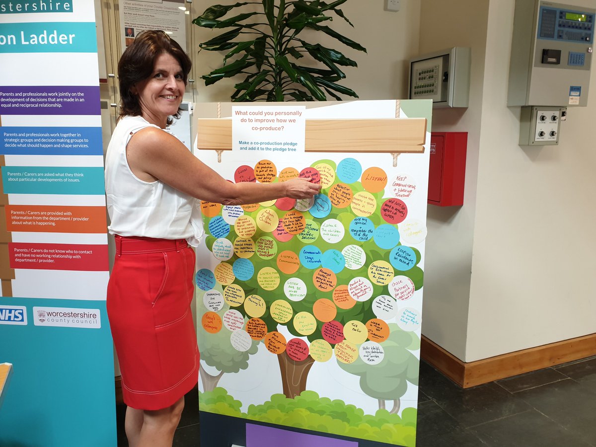 worcscc's tweet image. This week we've been celebrating #NationalCoproductionWeek and asking staff and visitors to county hall to make a pledge on how they can work with people to help shape and improved the services they use. Here's Tina Russell with her pledge #CoProWeek  @FiPWorcs @WorcsAcuteNHS