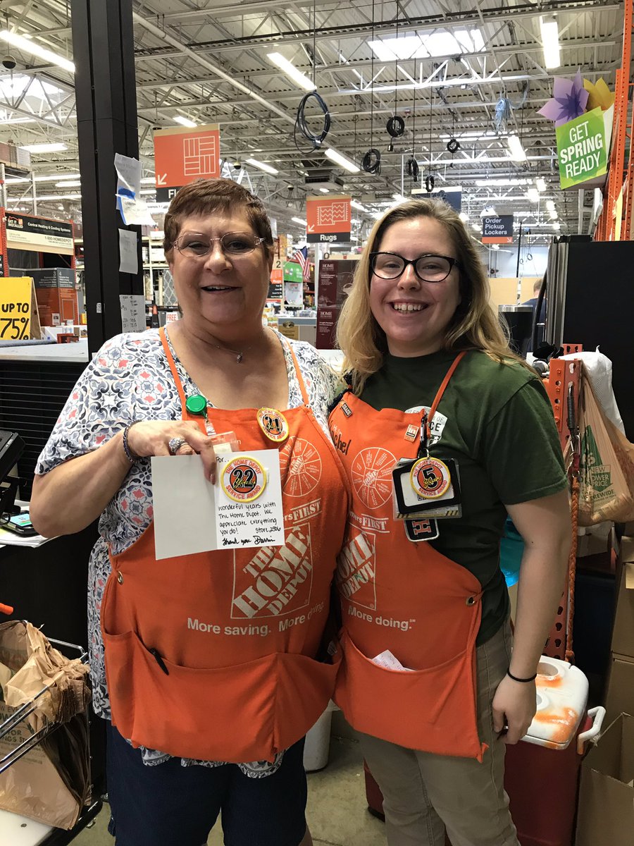 rach_dennison's tweet photo. The fabulous Laura Jones is celebrating 22 years with The Home Depot this month! Thank you for your continued commitment to bleeding orange 🍊 #jobloyalty #homedepotversary @LexieFitz2506 https://t.co/1ugB7RsZS2