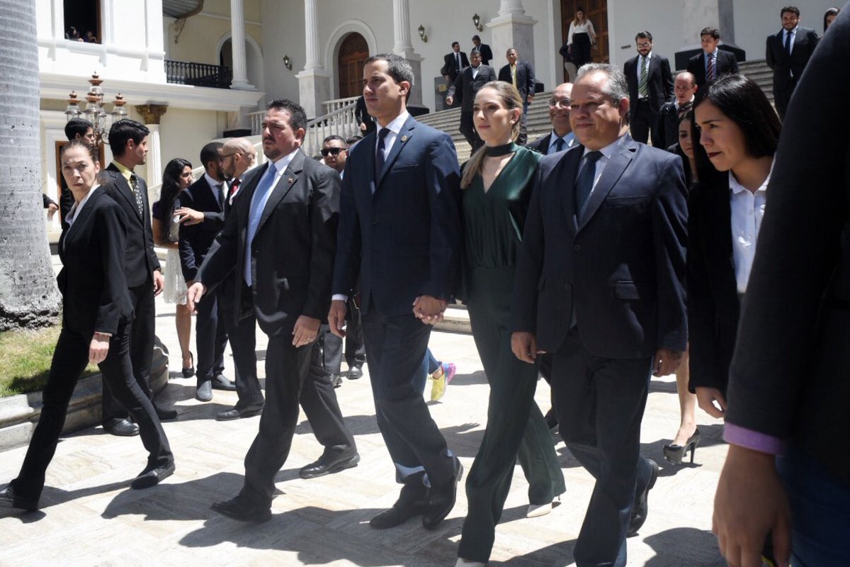 jguaido's tweet photo. Como hace 208 años, cuando declaramos nuestra independencia, los venezolanos tenemos la determinación de volver a ser libres. 

Hoy, #5Jul, vamos a convertir la indignación en movilización, ratificando que estaremos en las calles hasta lograr la Libertad. 
#VzlaExigeIndependencia https://t.co/phA2TeUK1K