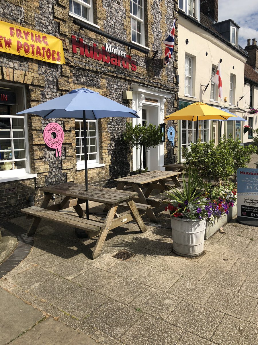 motherhubbarduk's tweet photo. People keep asking when’s your sign going up ? Well here it is #New season #earlycroppotatoes #Newchips #fantasticweather where’s better to eat your #Fridaytraditionalfishnchips followed by @HelloDoughnut #yummy #local #swaffham https://t.co/u5qtqjrVgG