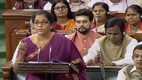 ghatge_raje's tweet photo. आज #अर्थमंत्री निर्मलाजी सितारामन यांनी सादर केलेला अर्थसंकल्प हा उद्याच्या मजबूत भारताची सुरुवात ठरणार आहे. ज्यामध्ये अनेक जुन्या योजनांमध्ये सुधारणा करण्यात येणार असून अनेक नव्या योजना अमलात आणल्या जाणार आहेत.
#Budget_2019 #Financial_Year #Union_Budget #Budget2019 https://t.co/h1fv1Rf6UW