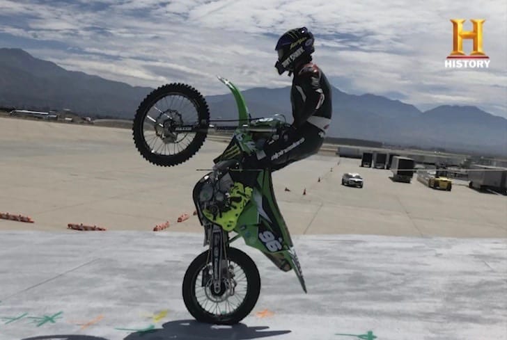 MotocrossNews's tweet photo. AXELL HODGES CRASHES WHILE PREPARING FOR WORLD-RECORD DISTANCE JUMP https://t.co/iZwVLxIkbC https://t.co/LZrxvrmIxE