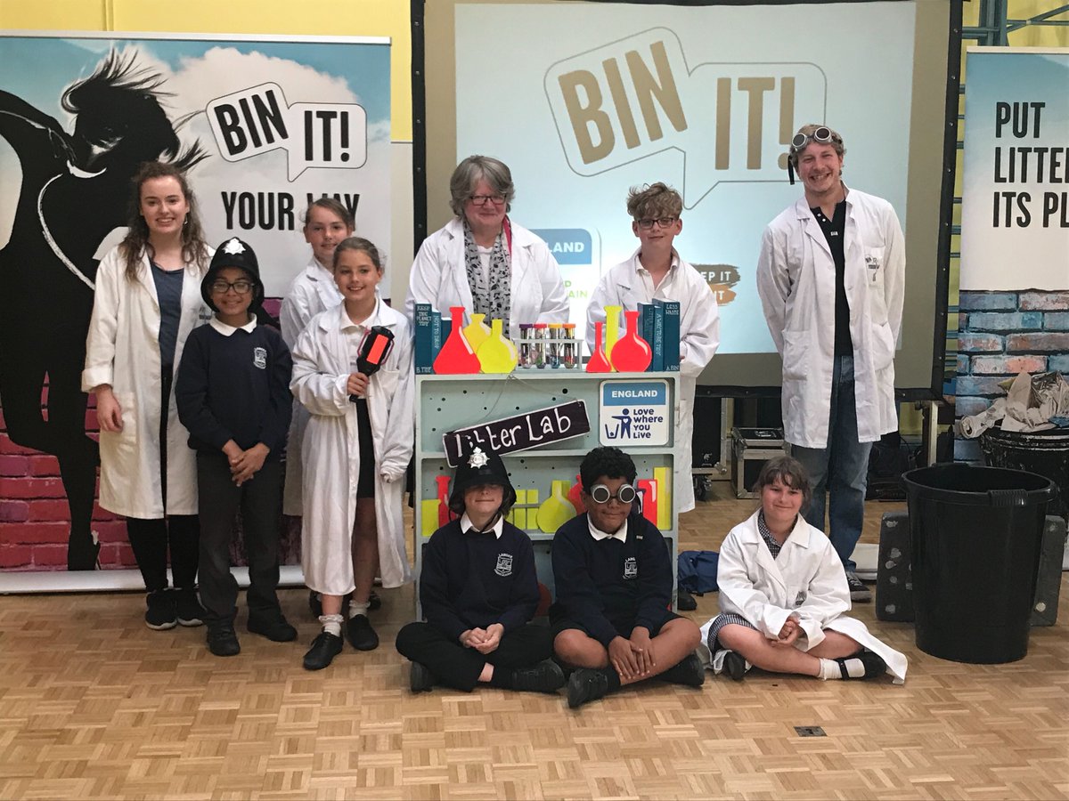 DefraGovUK's tweet photo. Have you heard about @MarsGlobal's Bin It! Roadshow? 🚮

@theresecoffey got involved in the roadshow at @LangerPrimary school. A great event that helps to inspire young people to tackle the litter problem.

#keepitbinit #litter https://t.co/pKLKIF8sqf