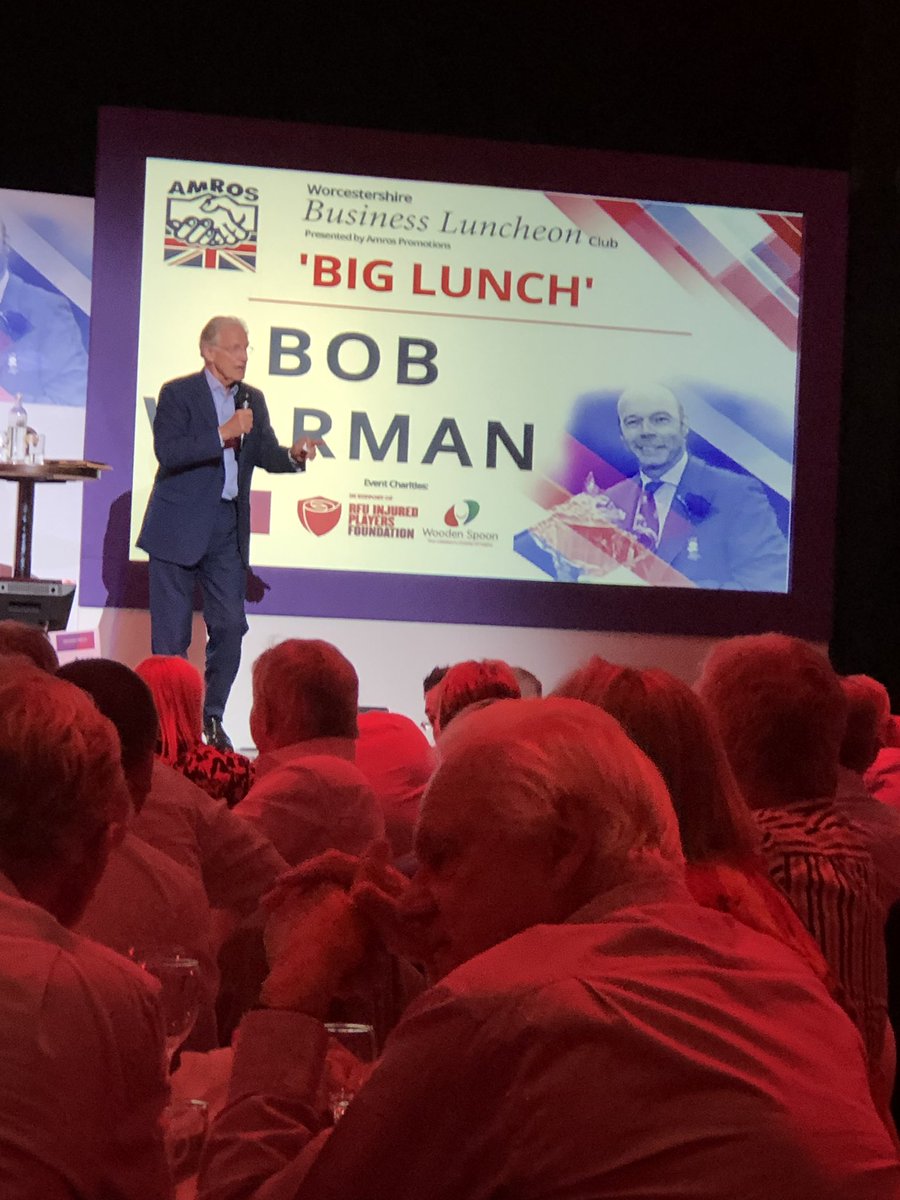 Ahhh the lovely Bob Warman to close a lovely afternoon of rugby <a href="/HaywardWright/">Hayward Wright</a> well done @AMROSGOLF <a href="/stevelloyd9/">steve lloyd</a> over £30,000 raised on the charity auction #networking