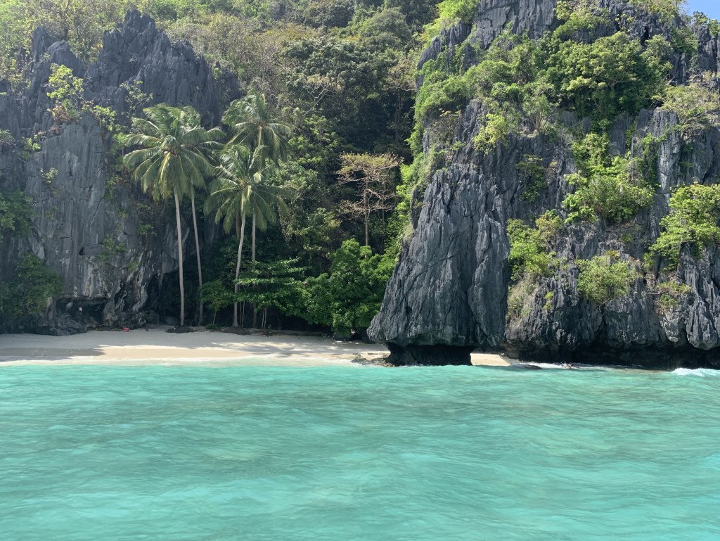 FajerH12's tweet photo. El Nido-Palawan https://t.co/jentpEjwiQ https://t.co/TElyFAf4hA