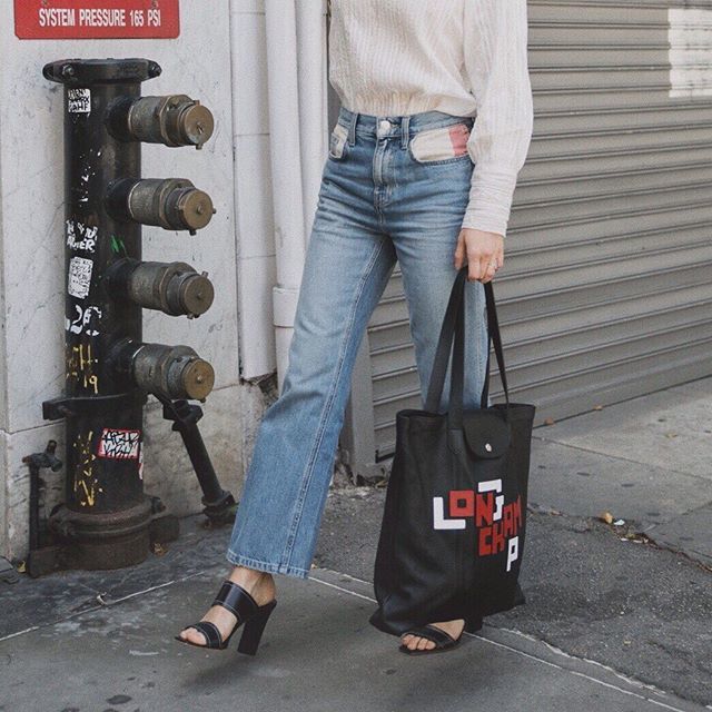 Juliacomil's tweet photo. I could not choose between the denim pants and shorts... so I took both! Don’t judge 👩‍⚖️ #currentelliott #seanewyork #aeyde #longchamp #longchamplgp https://t.co/j2drCwvZfp https://t.co/p1zLLVaWjX