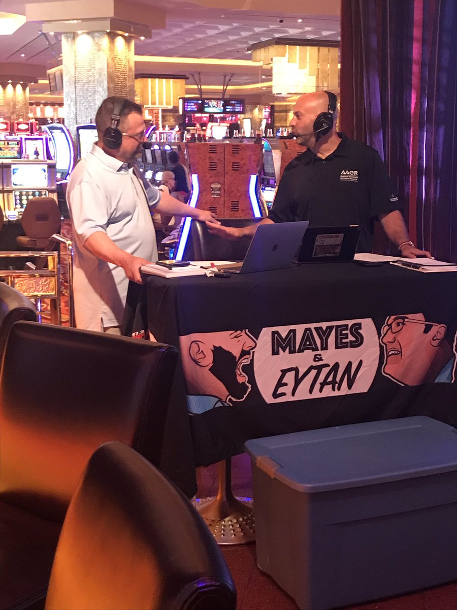 JoeTheCynic's tweet photo. Boozing and being entertained by @973espn @shandershow @harrymayesTU at Parx Casino #Maytan https://t.co/Jux4dyaVsR