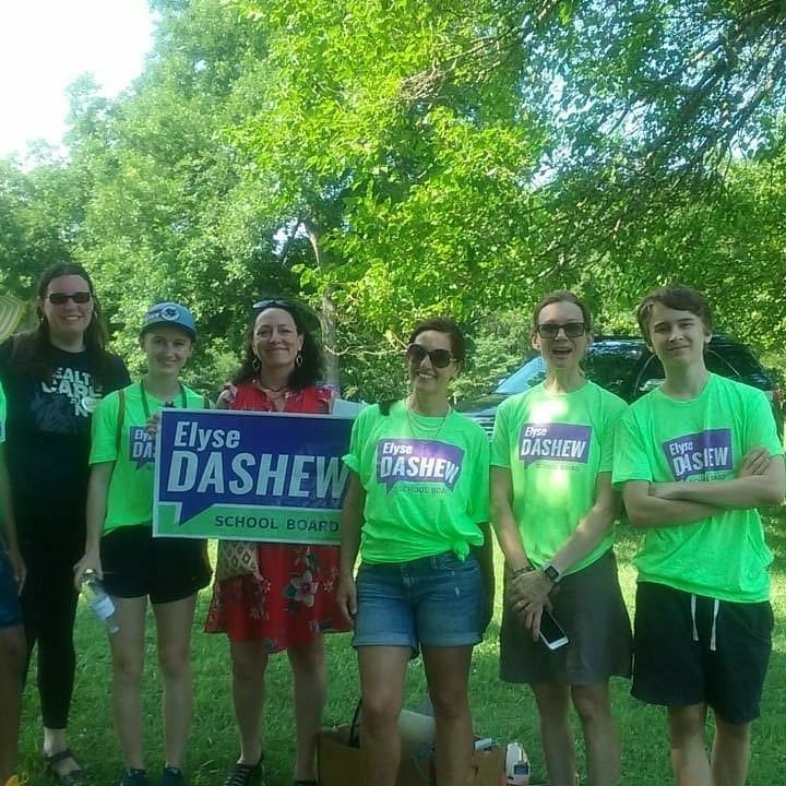 HGrove_parade's tweet photo. Thank You @elysedashew for coming out and supporting our #hgparade and celebration! We hope you enjoyed it! #hgparade51 https://t.co/TOJNKkXApS