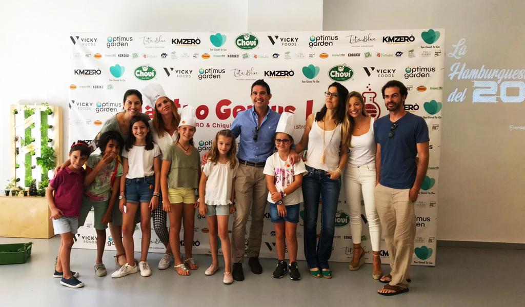 kmzerohub's tweet photo. A continúación escuchamos la propuesta al reto de @kmzerohub "La hamburguesa del 2050"
Una solución sorprendente no sólo para su usuaria sino también para su mascota!!! #gastrogeniuslab
@chiquiemprende https://t.co/NFh9WcsMXx