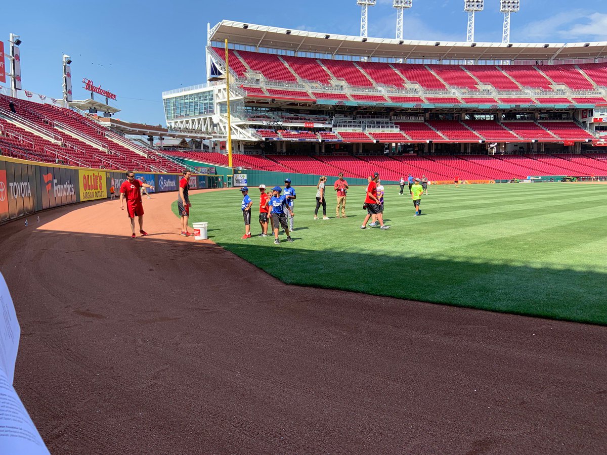 InReturnStrat's tweet image. Honored to spend the day at PLAY Campaign with @NDSS, @TavisPiattoly, @Reds Trainers, @RudermanFdn @TheTHF @HenrySchein teaching kids about the dangers of steroids, exercise and nutrition. #lifeinclusion