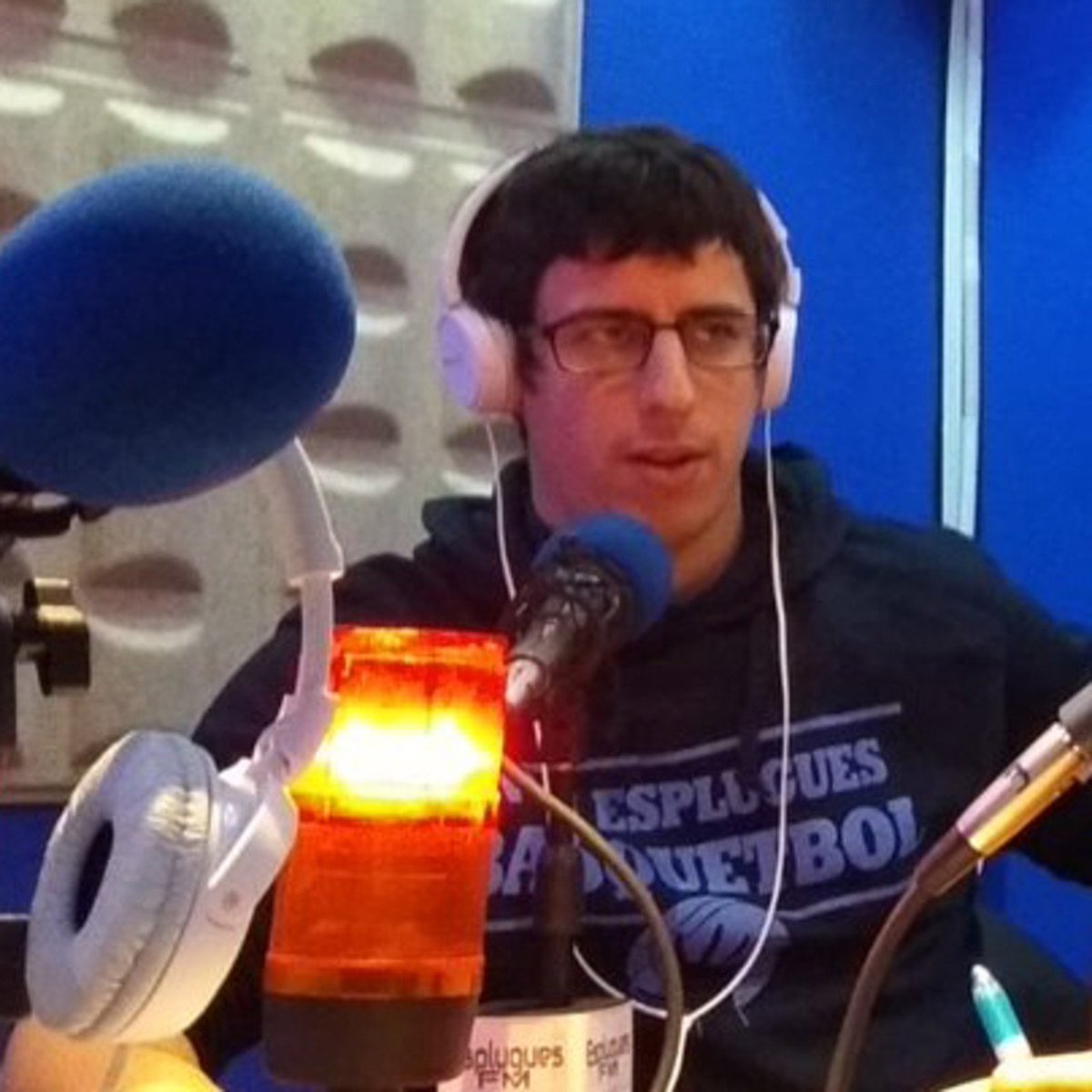 EspluguesFM's tweet photo. Entrevista a David Sánchez, entrenador júnior femení i 2n. entrenador sènior A femení @cb9esplugues @ljromero_7 #EspluguesDeLlobregat #esports #basketball #PasZero
https://t.co/Ux6X6WgkBr #EspluguesFM https://t.co/PH8wlTMPfh